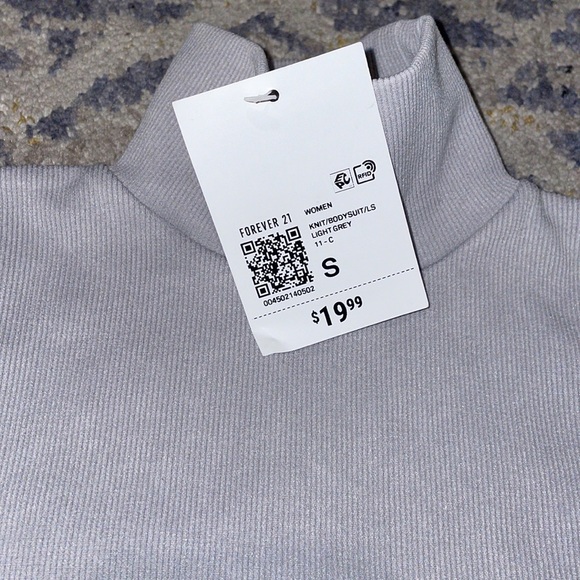 FOREVER21 WASHED MOCK NECK x2 - Picture 3 of 7